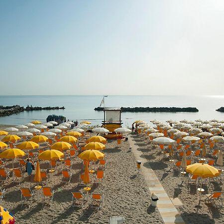 地中海艾斯俱乐部酒店 Montesilvano Marina 外观 照片