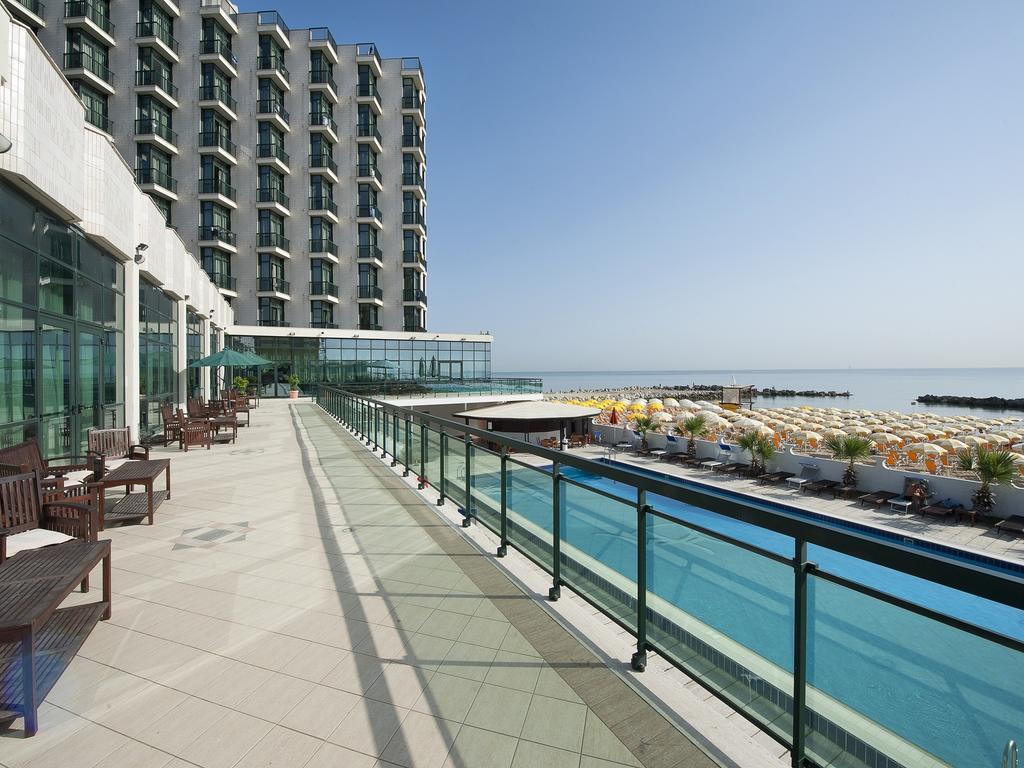 地中海艾斯俱乐部酒店 Montesilvano Marina 外观 照片